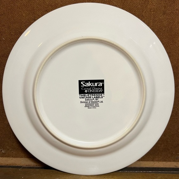 Vintage Labels Jack & Jill Salad/Dessert Plate. - Picture 3 of 5